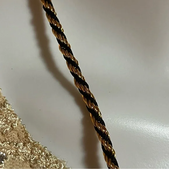VTG Trifari Gold and Black Necklace with Sleek Design - Picture 5 of 8
